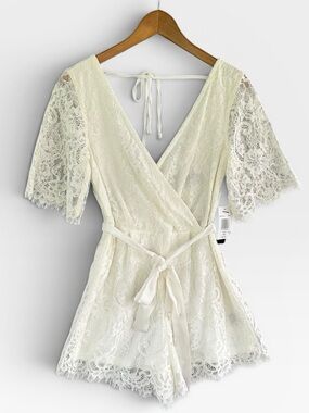 🎉5 for $45🎉 NWT Ash & Violet romper Jumpsuit lace size XS